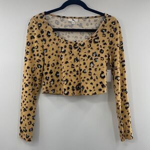 3For$20 BP. Woman’s 2pc Crop sweater and Tank animal print size small